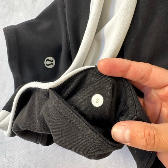 Lululemon Leggings Black & White 7/8 Length Size 8 Women’s Workout Athleisure - Picture 5 of 7